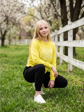 Calvin Klein Yellow Logo Sweatshirt Crewneck Graphic Pullover Size: S